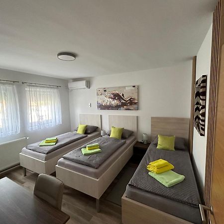 Apartmani Ana Vukovar Exterior foto