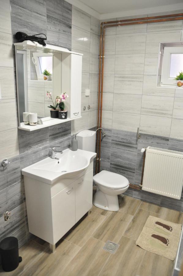 Apartmani Ana Vukovar Exterior foto