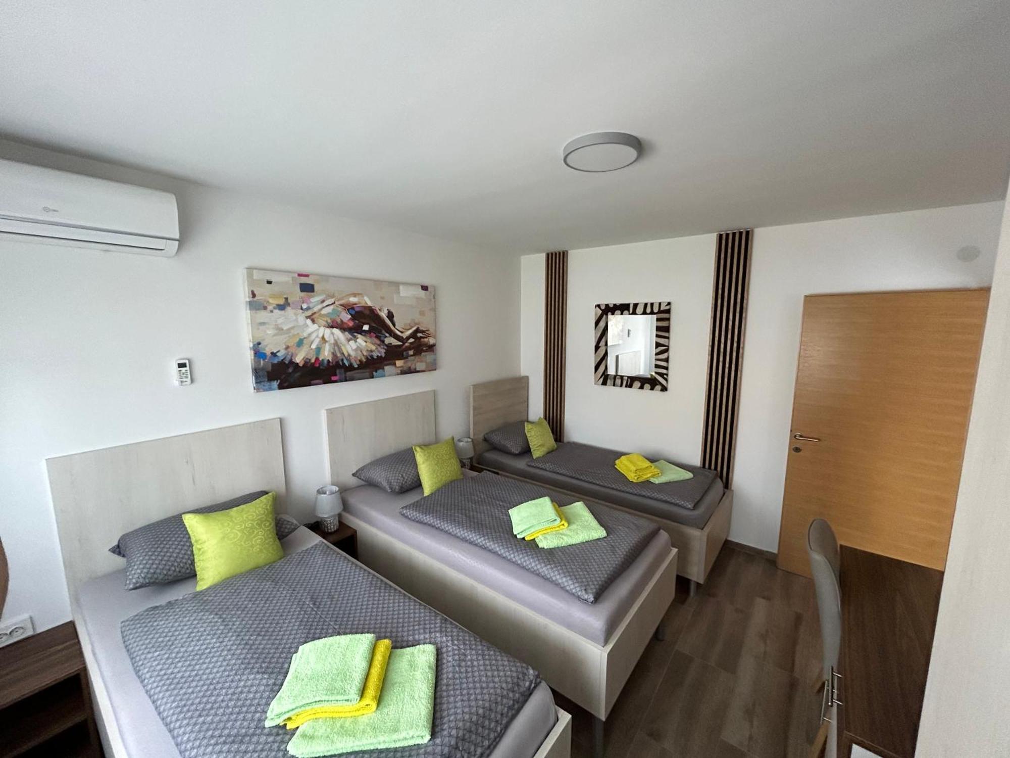 Apartmani Ana Vukovar Exterior foto